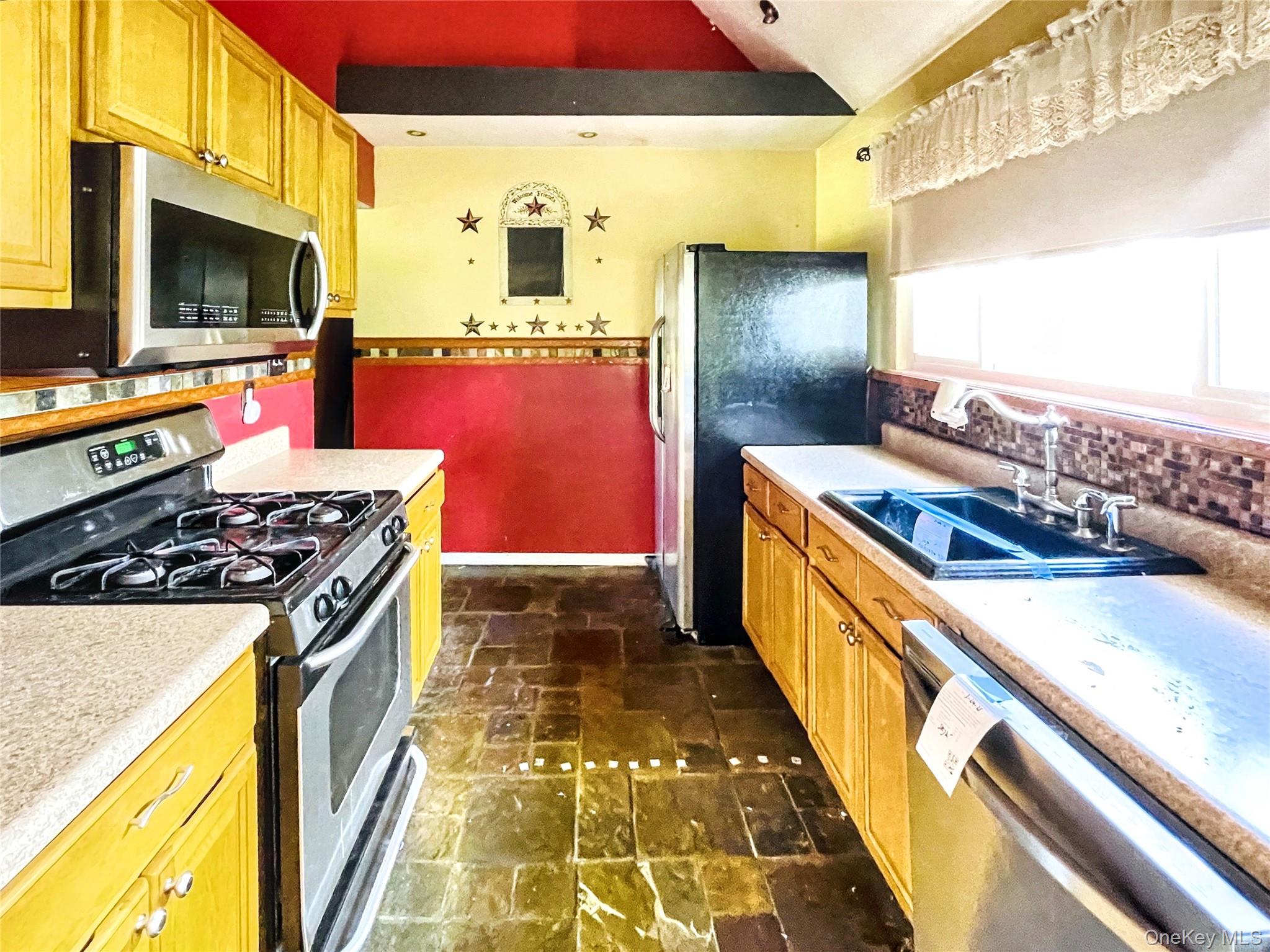 #5 photo, 23 Woods Lane, サフォーク郡 Centereach , NY 11720