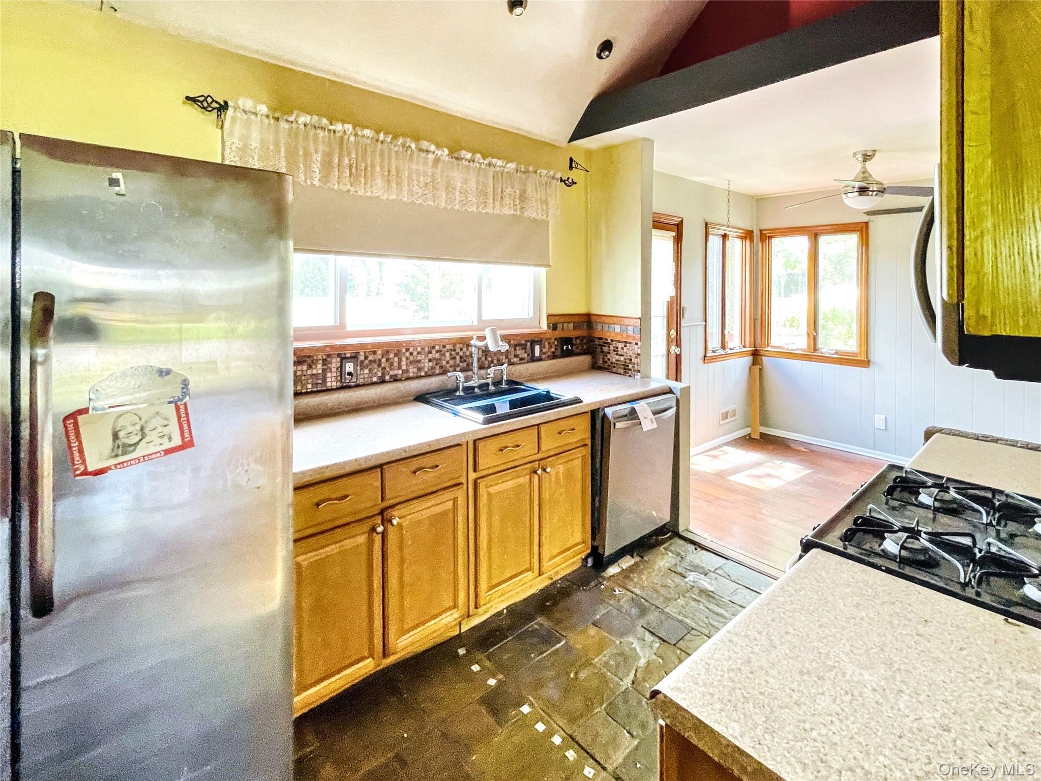 #6 photo, 23 Woods Lane, サフォーク郡 Centereach , NY 11720