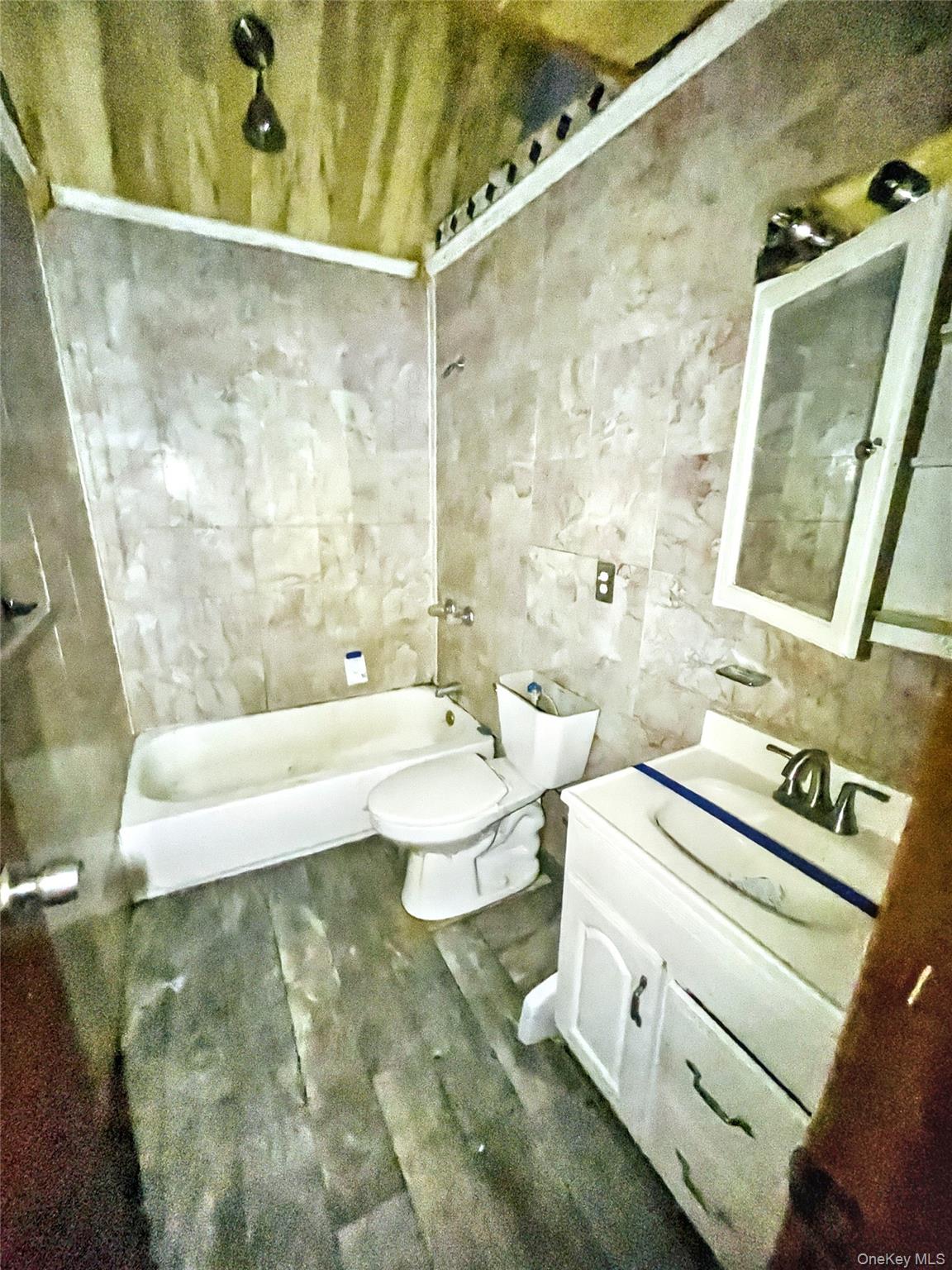 #7 photo, 23 Woods Lane, サフォーク郡 Centereach , NY 11720