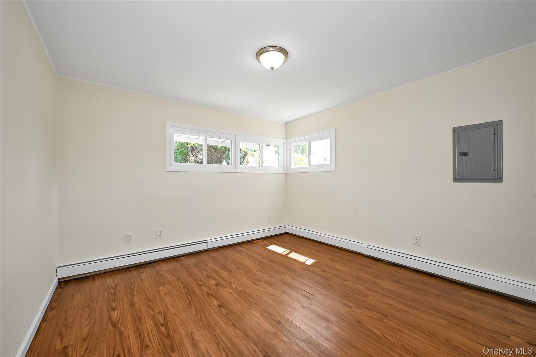 #10 photo, 77 Autumn Lane, ナッソー郡 Hicksville , NY 11801