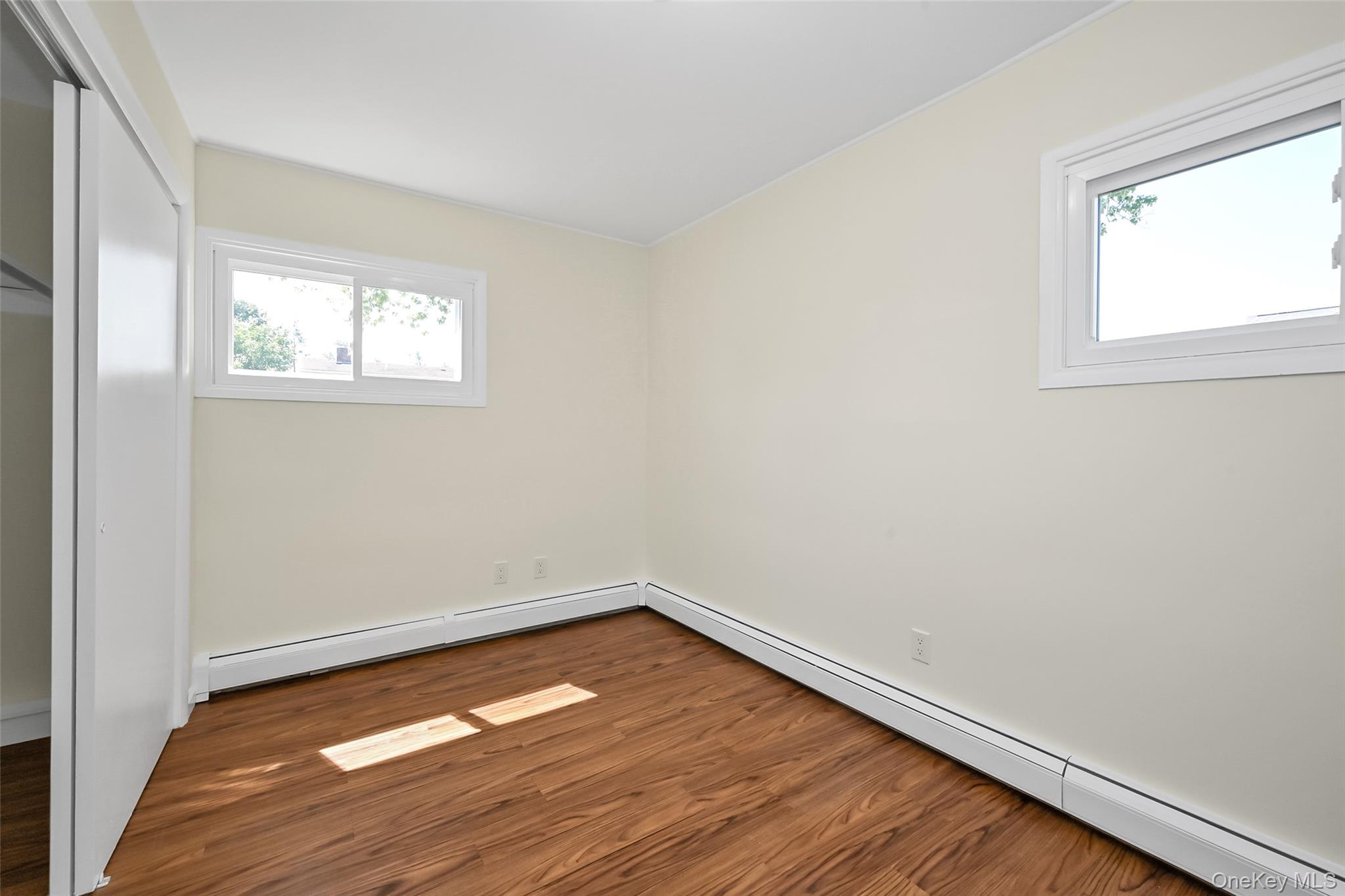 #11 photo, 77 Autumn Lane, ナッソー郡 Hicksville , NY 11801