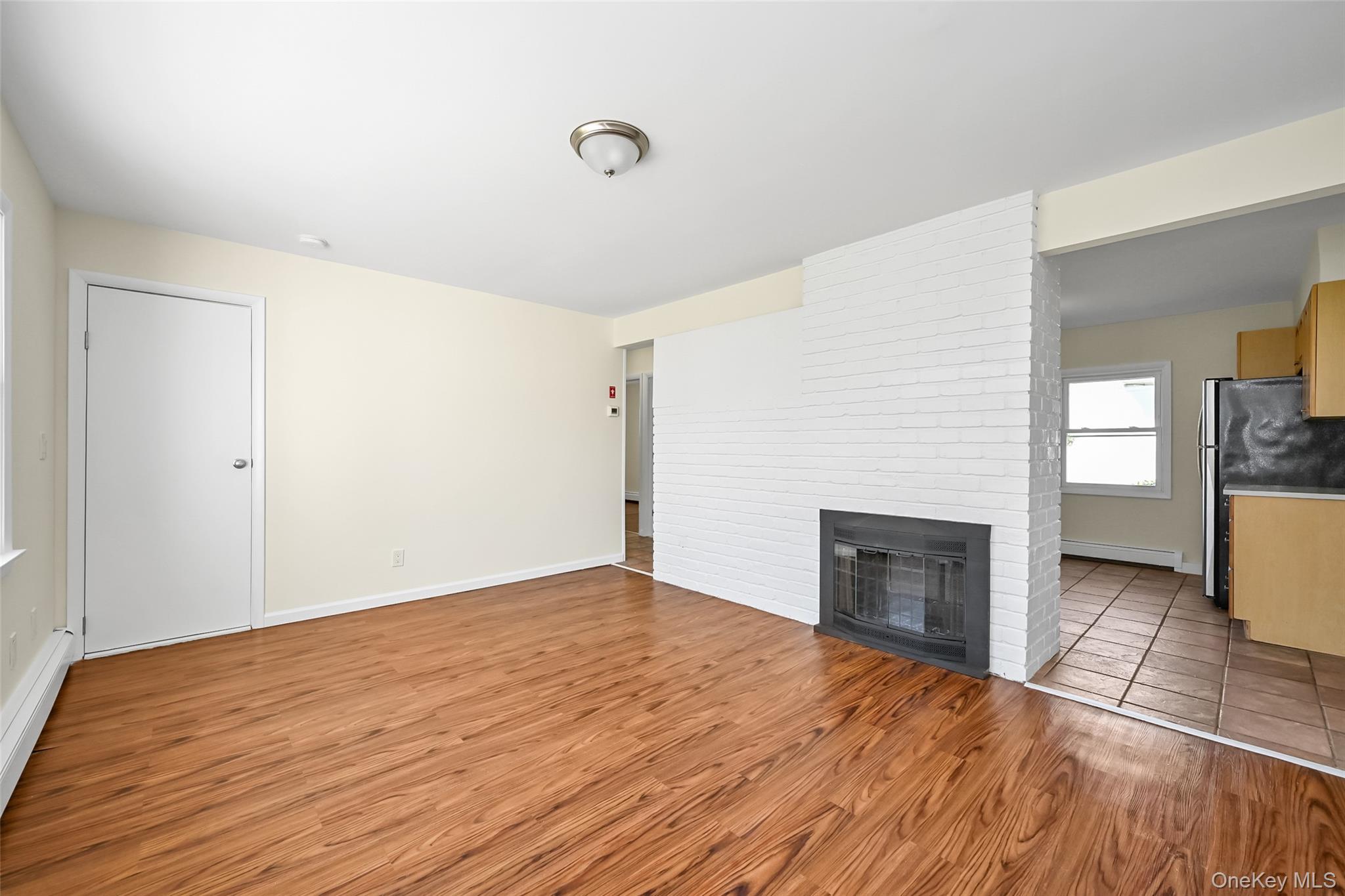 #3 photo, 77 Autumn Lane, ナッソー郡 Hicksville , NY 11801