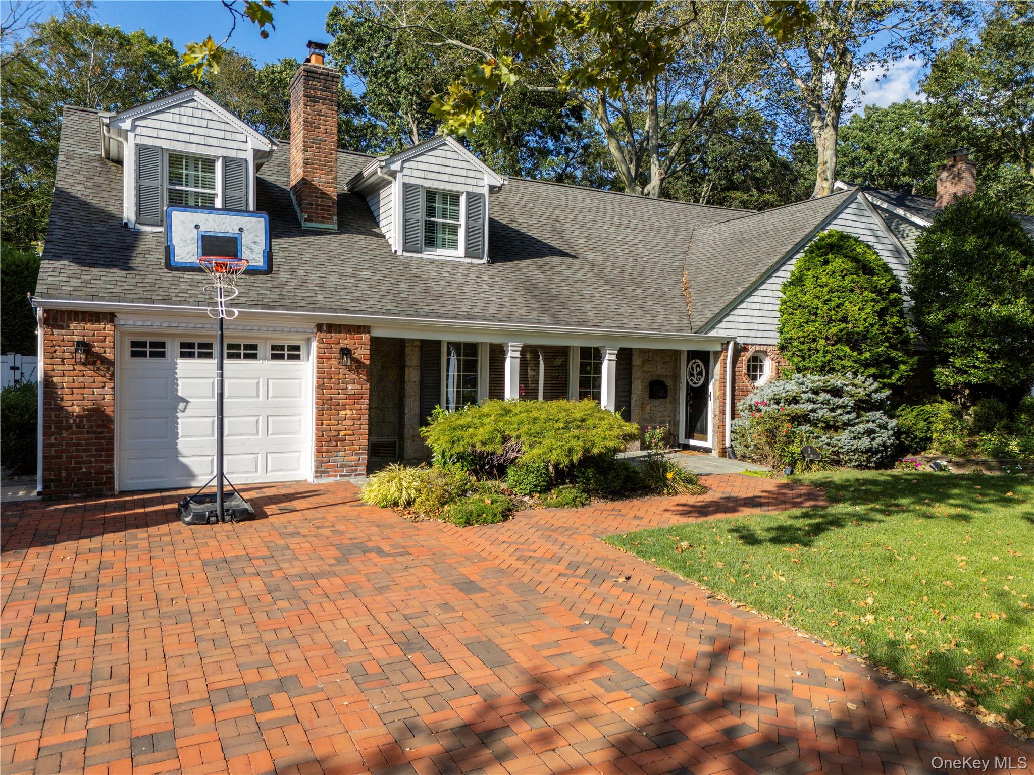 #1 photo, 3 Reeve Road, Rockville Centre , NY 11570