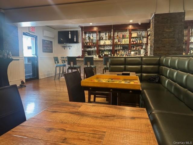 #5 photo, 194-01 Linden Blvd, クイーンズ区 Saint Albans , NY 11412