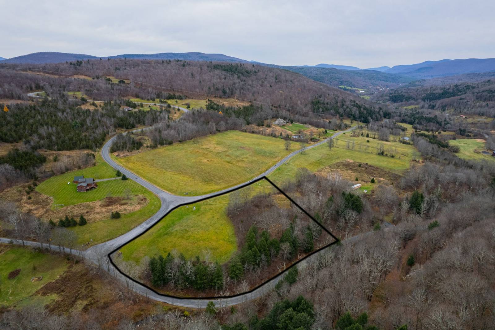 #3 photo, 6 Deer Lane, Lexington , NY 12468