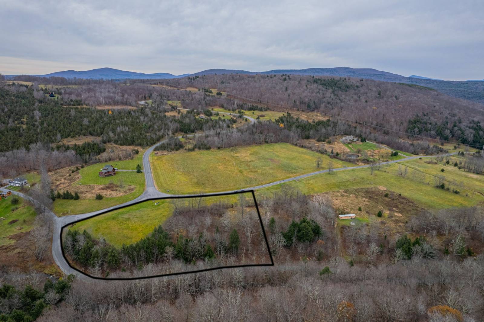 #4 photo, 6 Deer Lane, Lexington , NY 12468