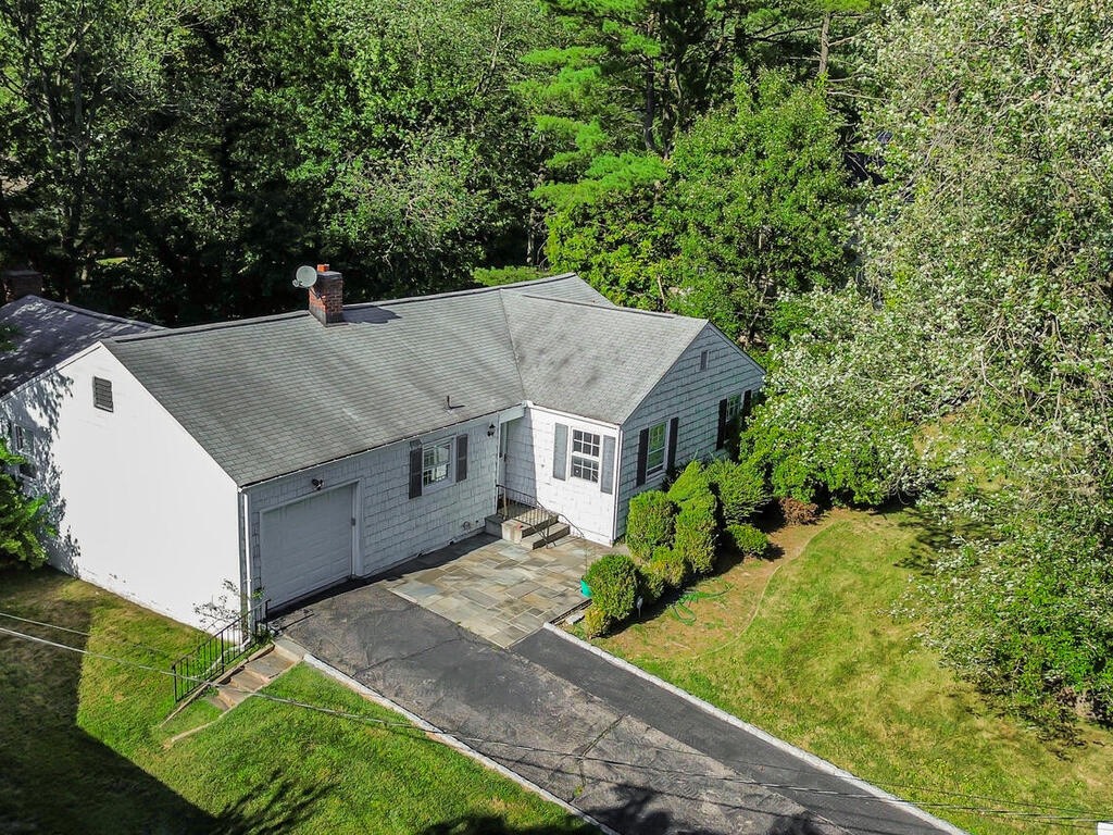 #17 photo, 90 Daisy Farms Dr, New Rochelle , NY 10804