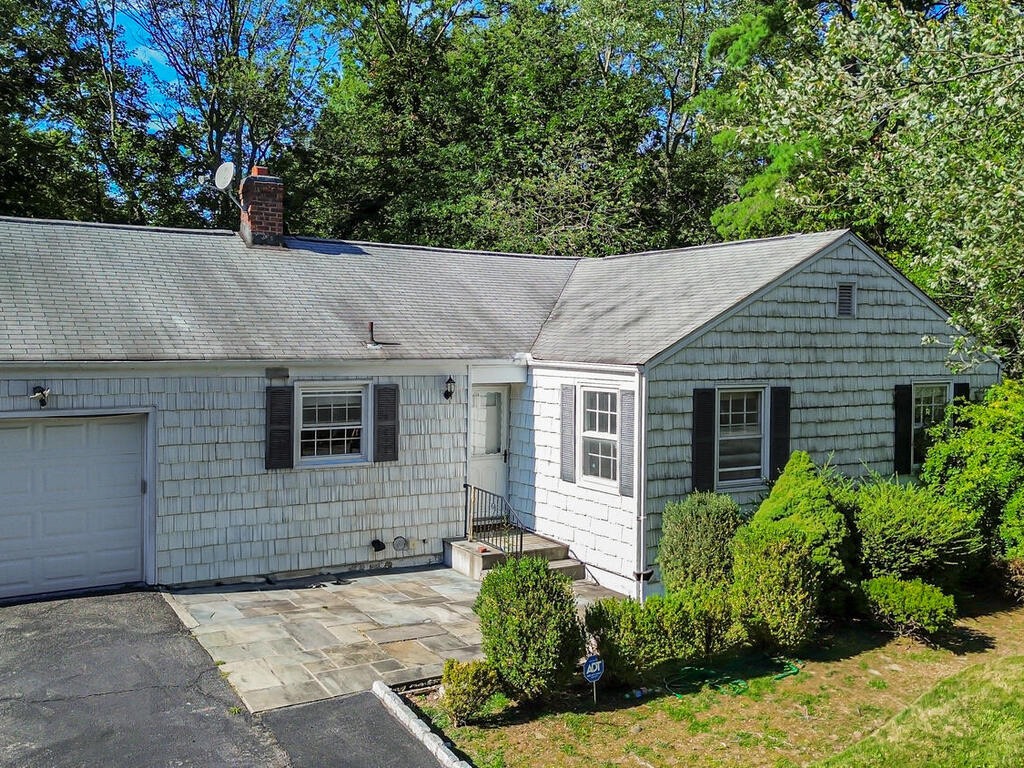 #18 photo, 90 Daisy Farms Dr, New Rochelle , NY 10804