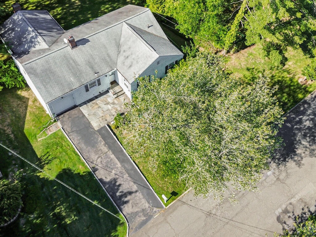 #2 photo, 90 Daisy Farms Dr, New Rochelle , NY 10804