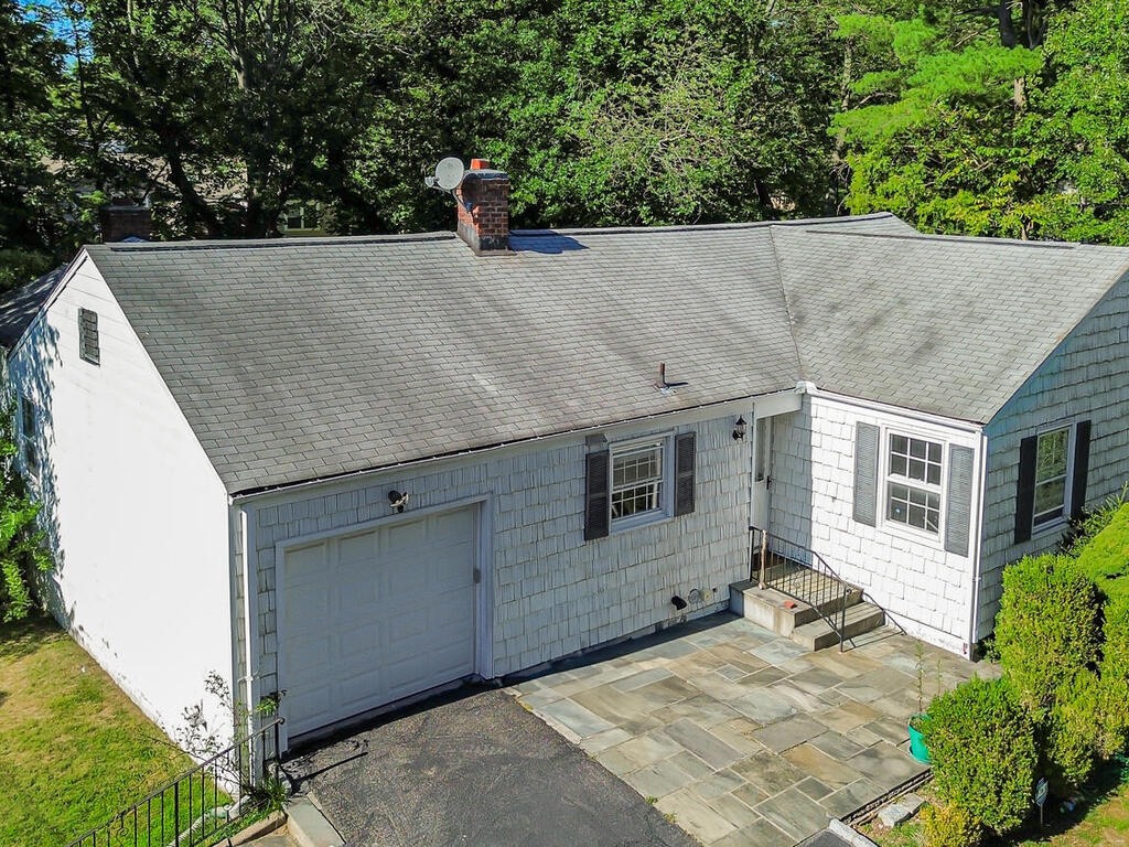 #3 photo, 90 Daisy Farms Dr, New Rochelle , NY 10804