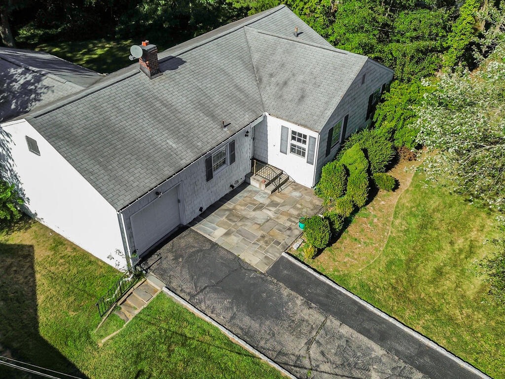 #31 photo, 90 Daisy Farms Dr, New Rochelle , NY 10804