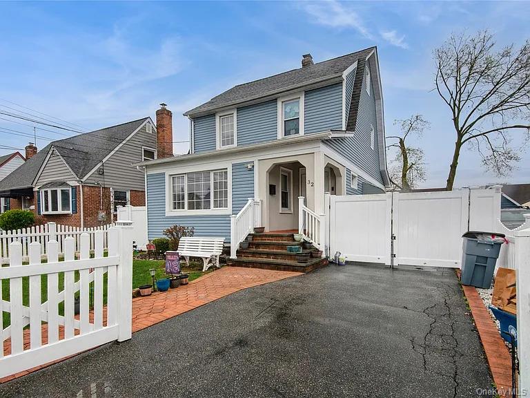 #1 photo, 32 Chase Street, नासाउ काउंटी Hempstead , NY 11550