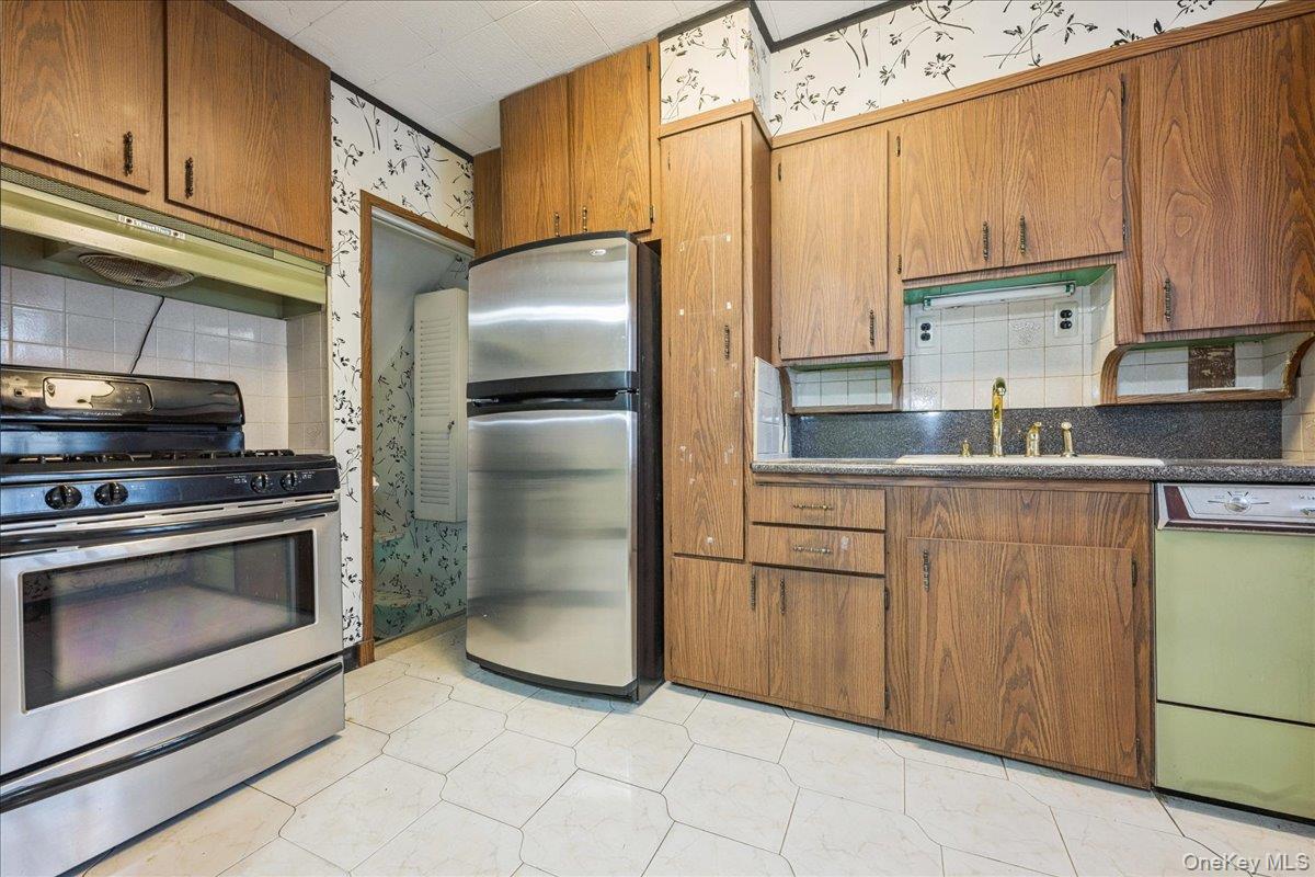 #16 photo, 14129 70th Road, クイーンズ区 Kew Garden Hills , NY 11367