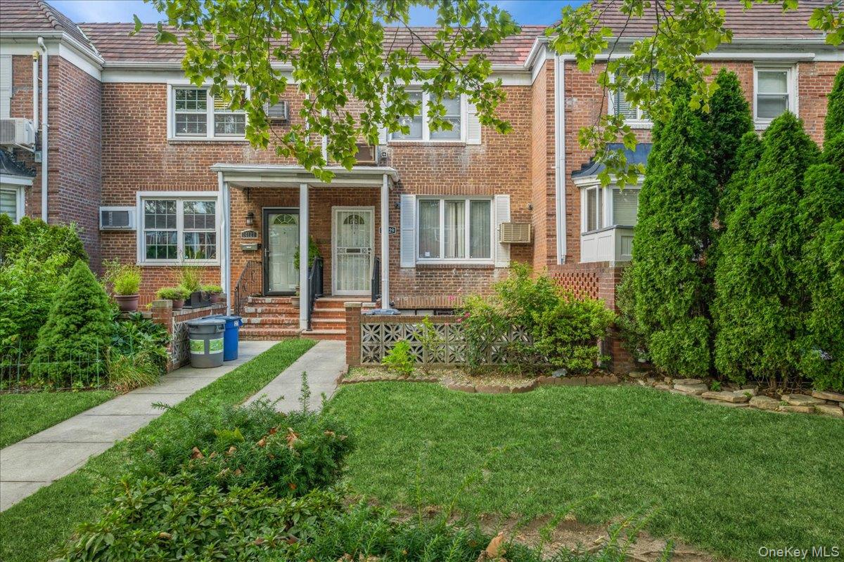 #2 photo, 14129 70th Road, クイーンズ区 Kew Garden Hills , NY 11367