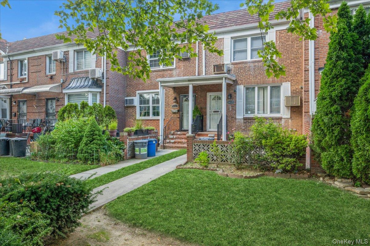 #3 photo, 14129 70th Road, クイーンズ区 Kew Garden Hills , NY 11367