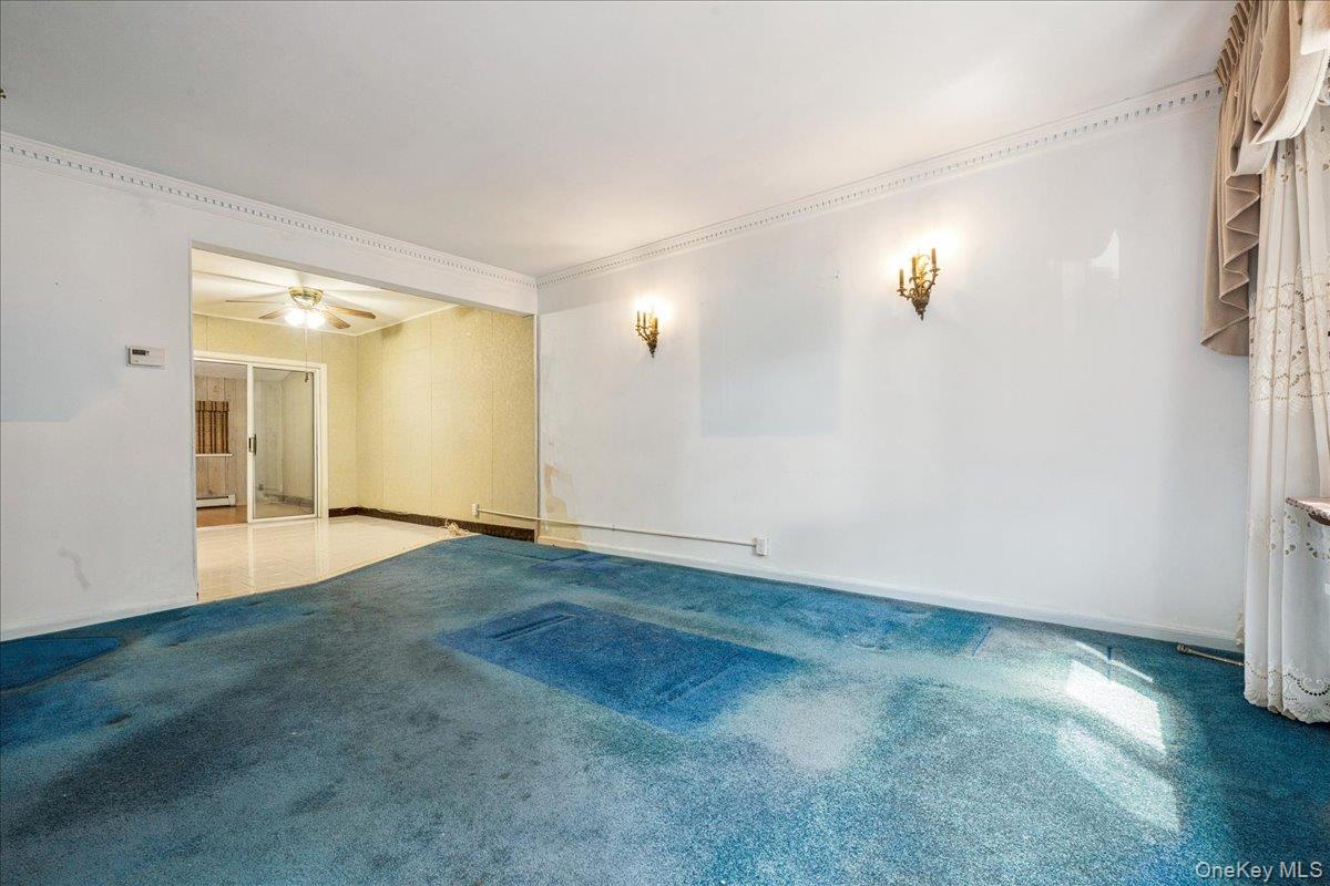 #9 photo, 14129 70th Road, クイーンズ区 Kew Garden Hills , NY 11367