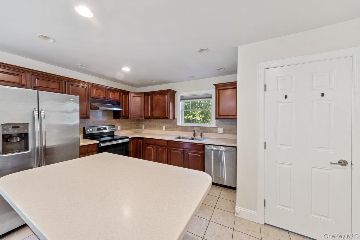 #7 photo, 14 Southfield Avenue, Dobbs Ferry , NY 10522