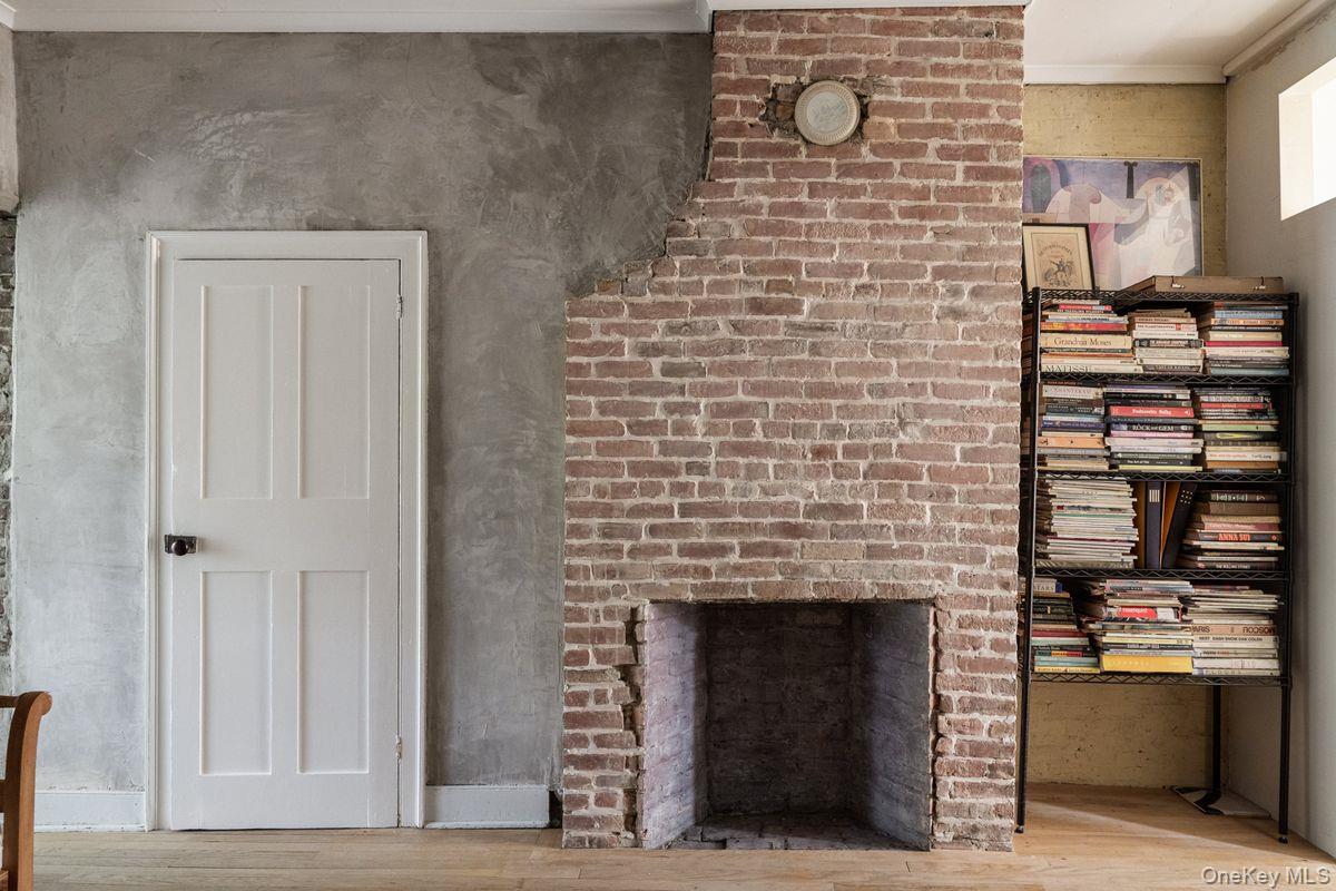 #13 photo, 10 Union Street, Hudson , NY 12534