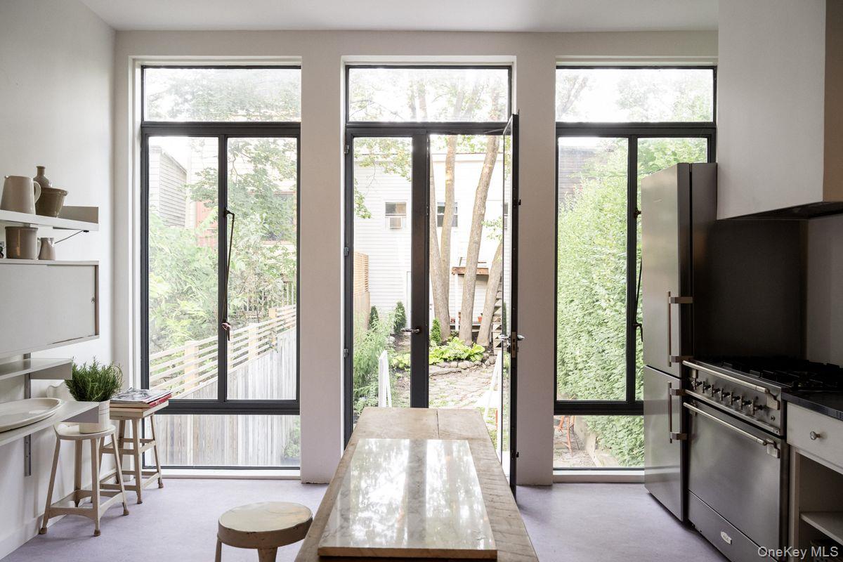 #2 photo, 10 Union Street, Hudson , NY 12534