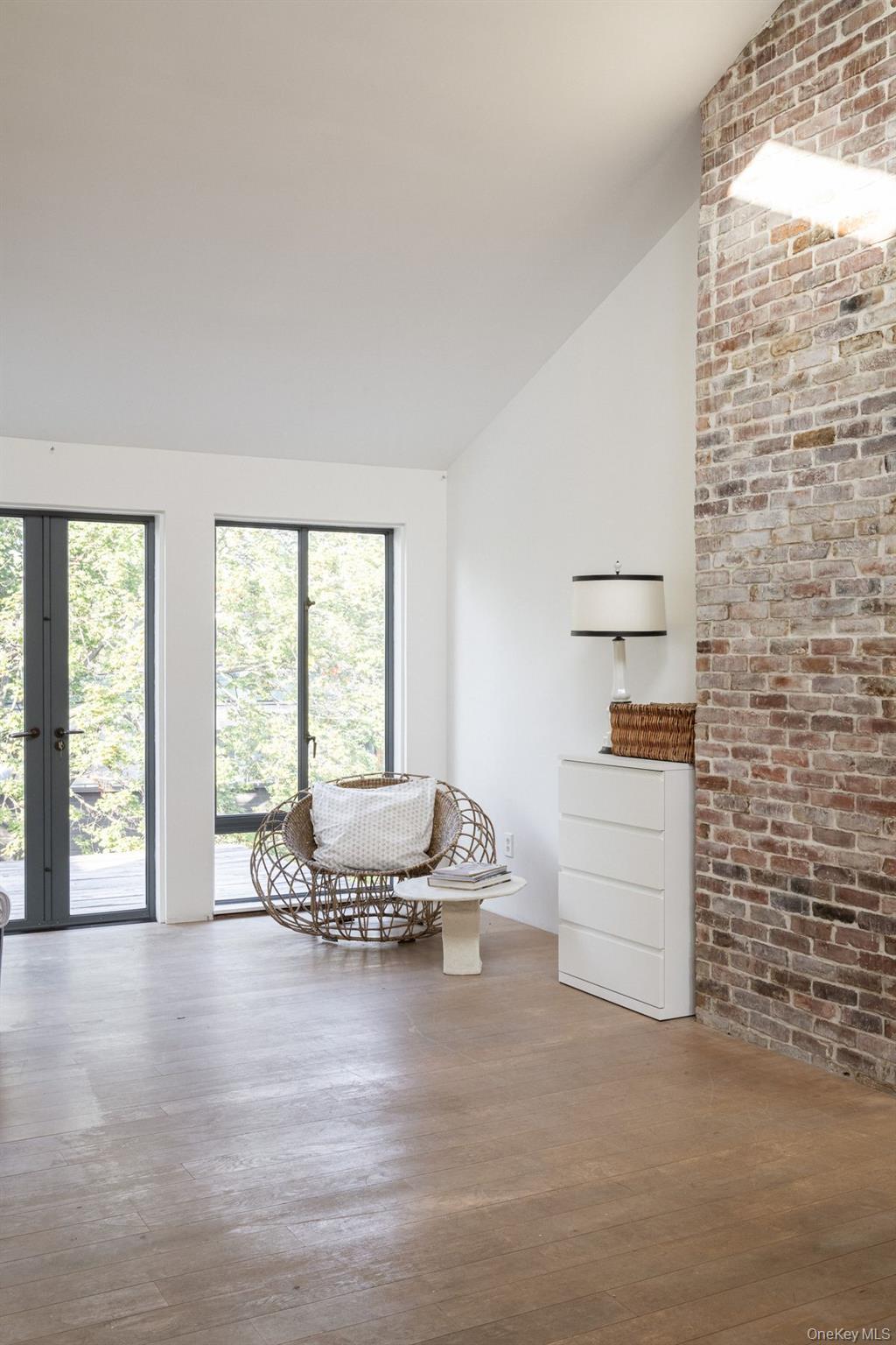 #20 photo, 10 Union Street, Hudson , NY 12534