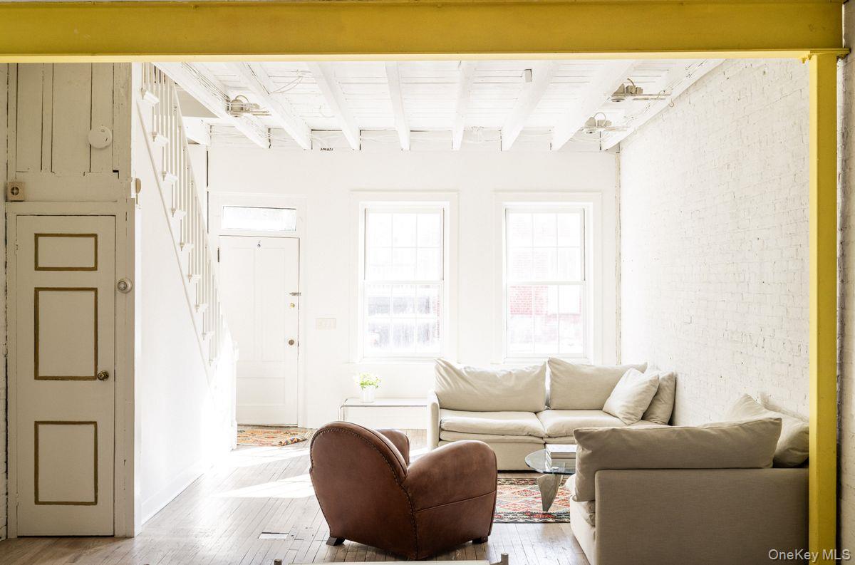 #7 photo, 10 Union Street, Hudson , NY 12534