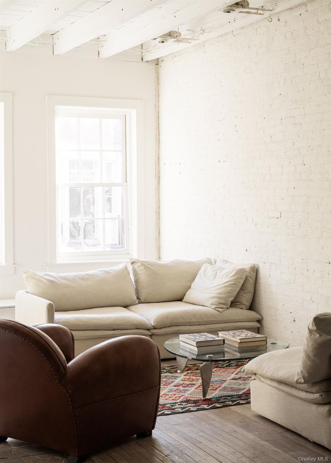 #8 photo, 10 Union Street, Hudson , NY 12534