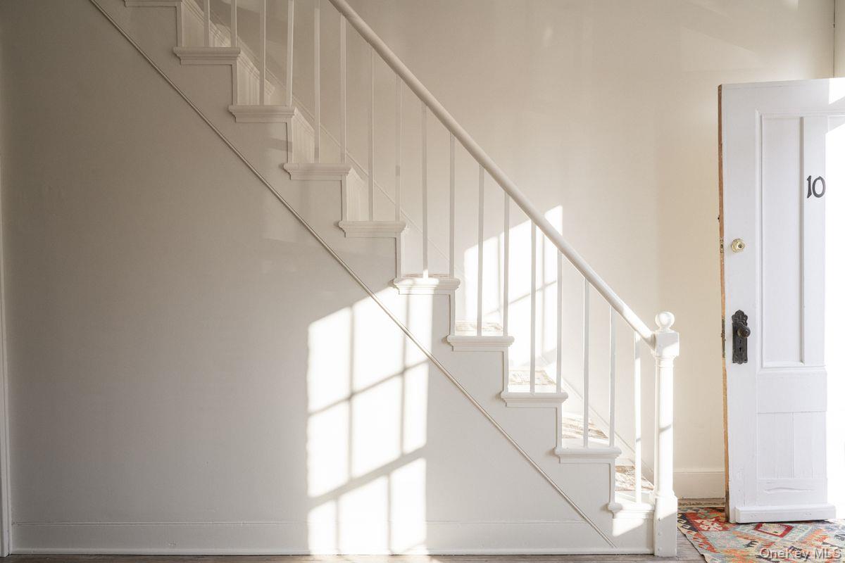 #9 photo, 10 Union Street, Hudson , NY 12534