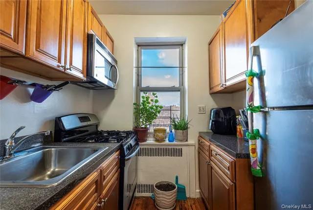 #11 photo, 2190 Boston Road, Bronx , NY 10462