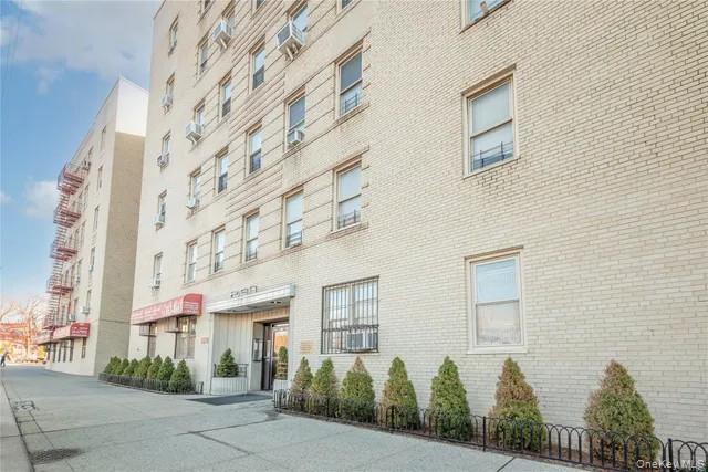 #2 photo, 2190 Boston Road, Bronx , NY 10462