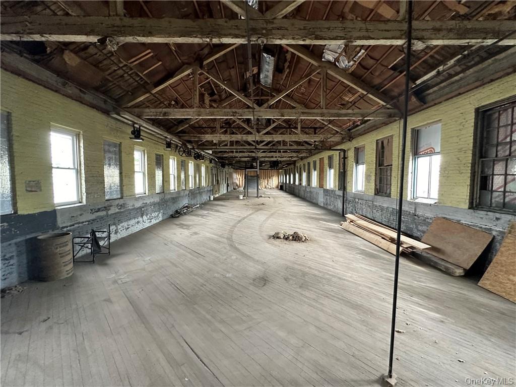 #4 photo, 39 Railroad Avenue, Middletown , NY 10940