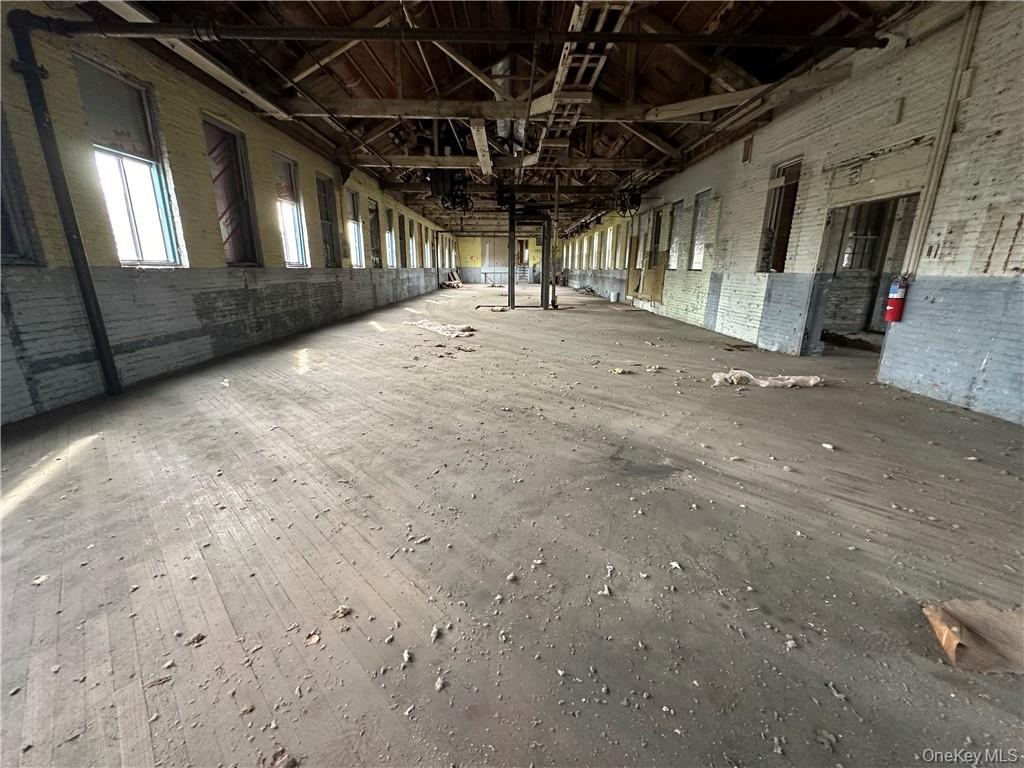 #5 photo, 39 Railroad Avenue, Middletown , NY 10940