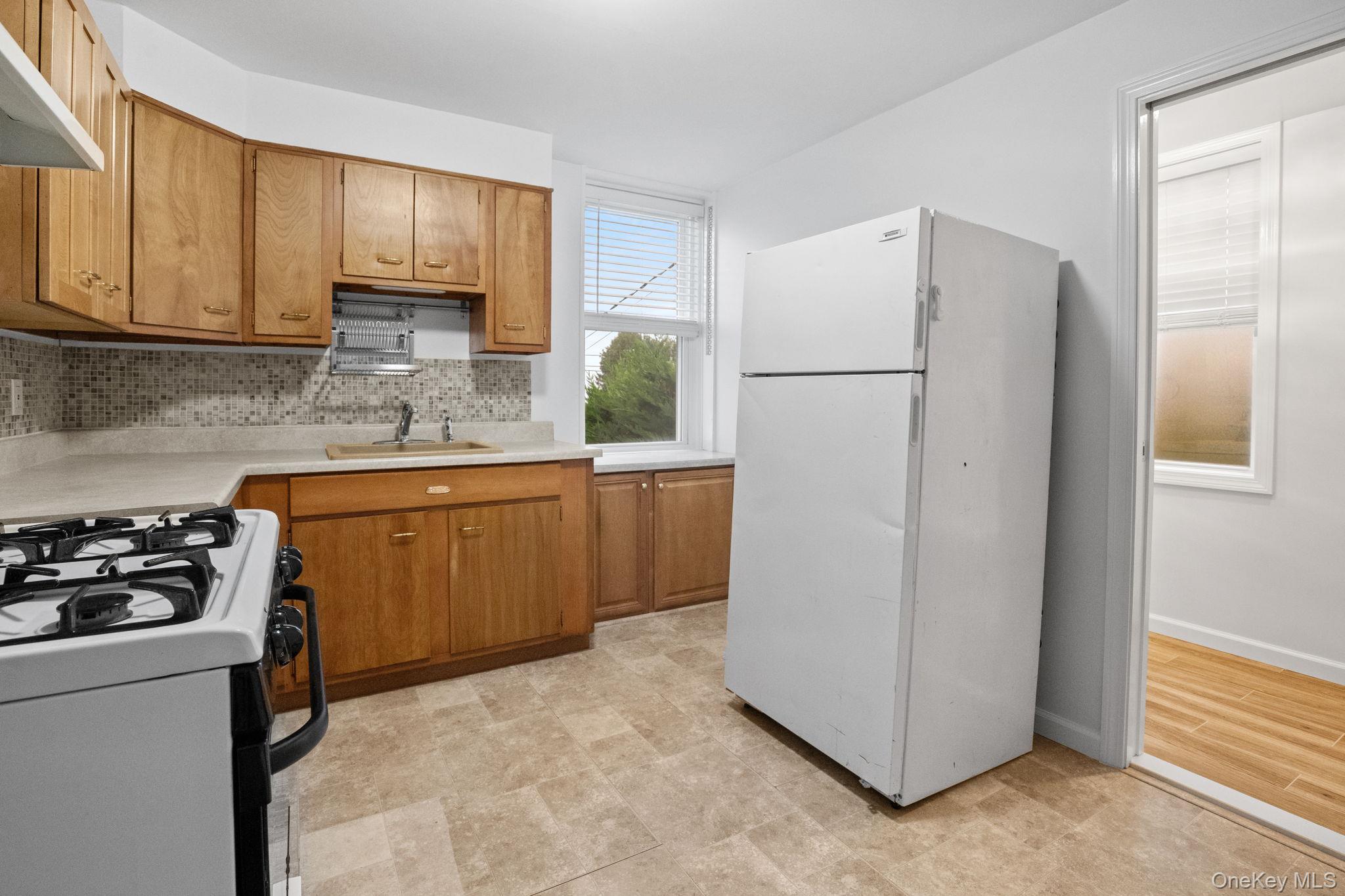 #7 photo, 144 S Broadway, Tarrytown , NY 10591