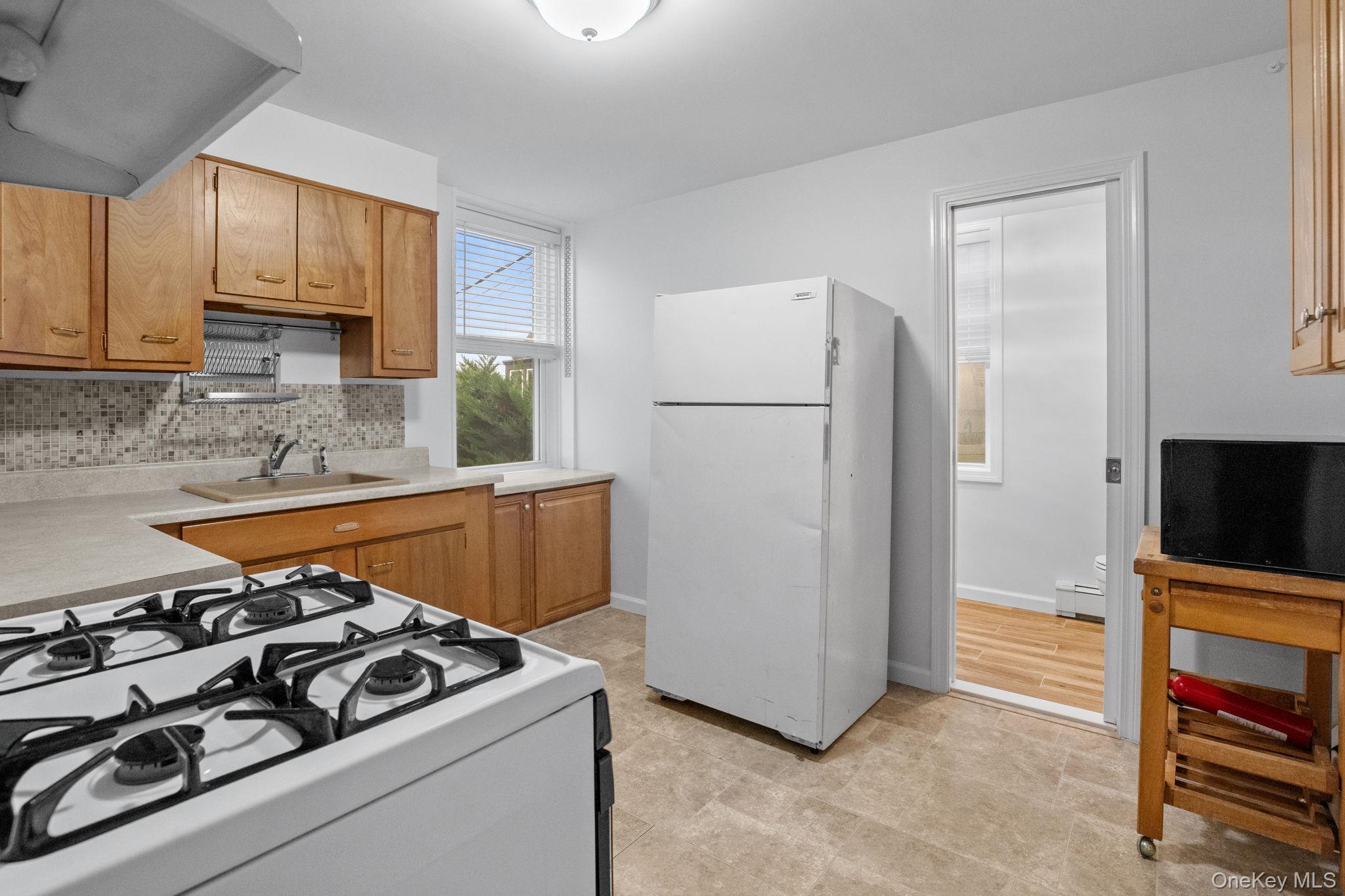 #8 photo, 144 S Broadway, Tarrytown , NY 10591