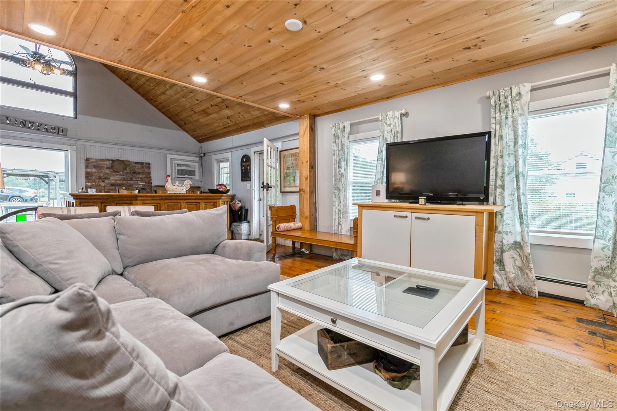 #16 photo, 35950 Main Road, サフォーク郡 Cutchogue , NY 11935