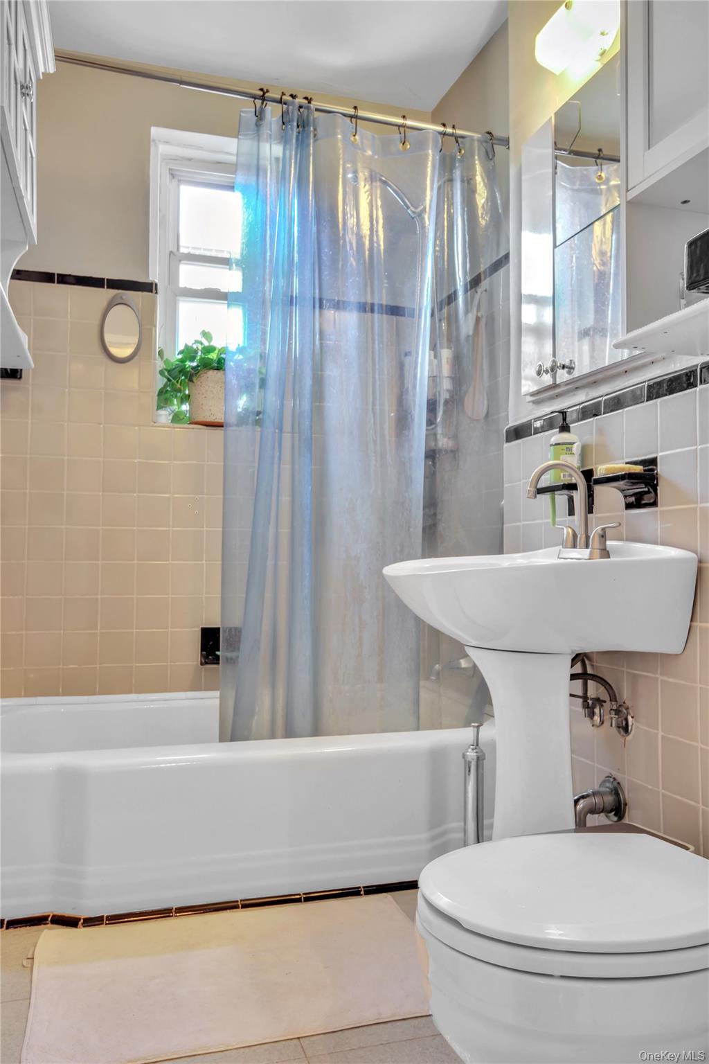 #11 photo, 3540 75th Street, クイーンズ区 Jackson Heights , NY 11372