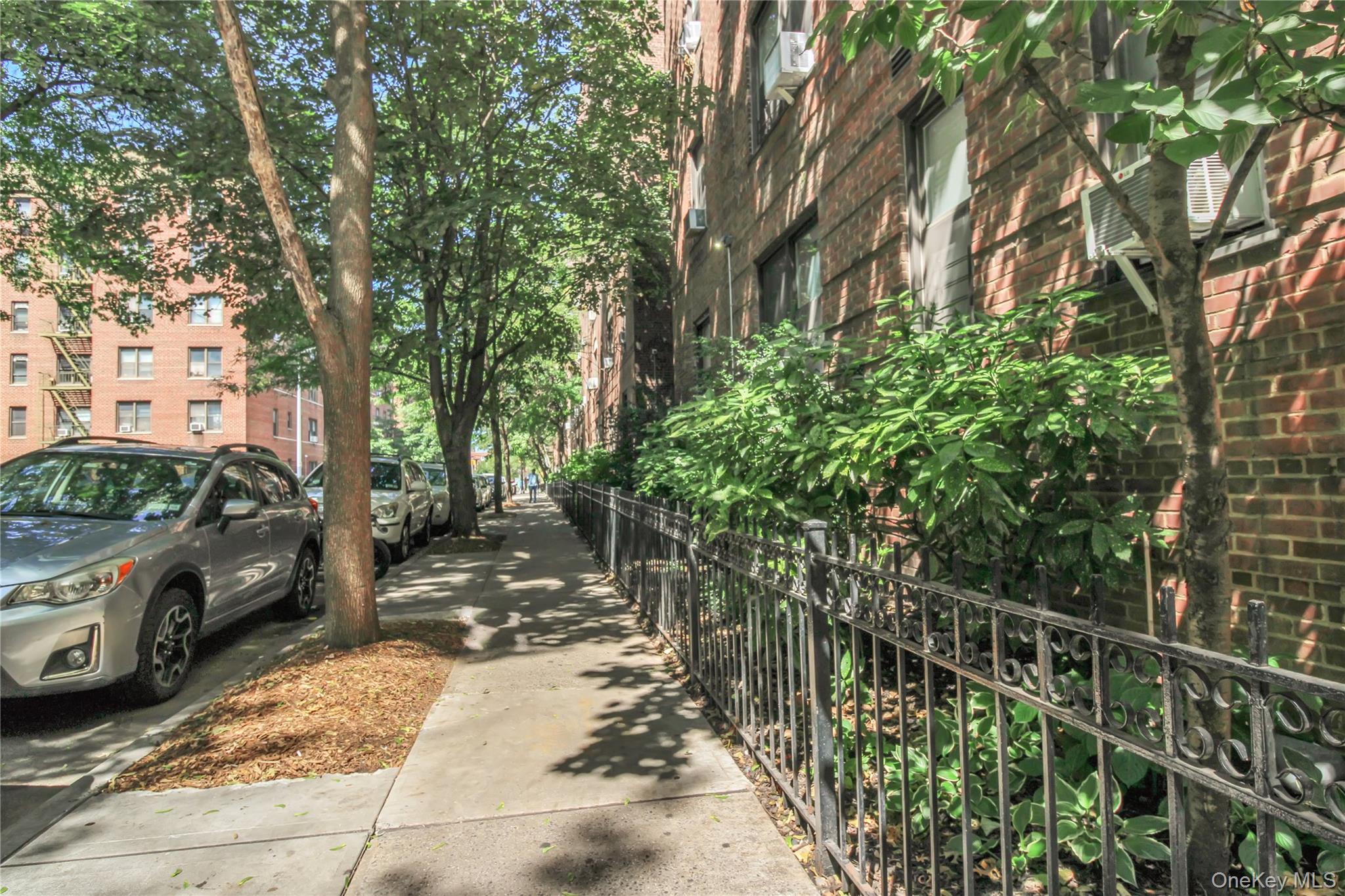 #16 photo, 3540 75th Street, クイーンズ区 Jackson Heights , NY 11372