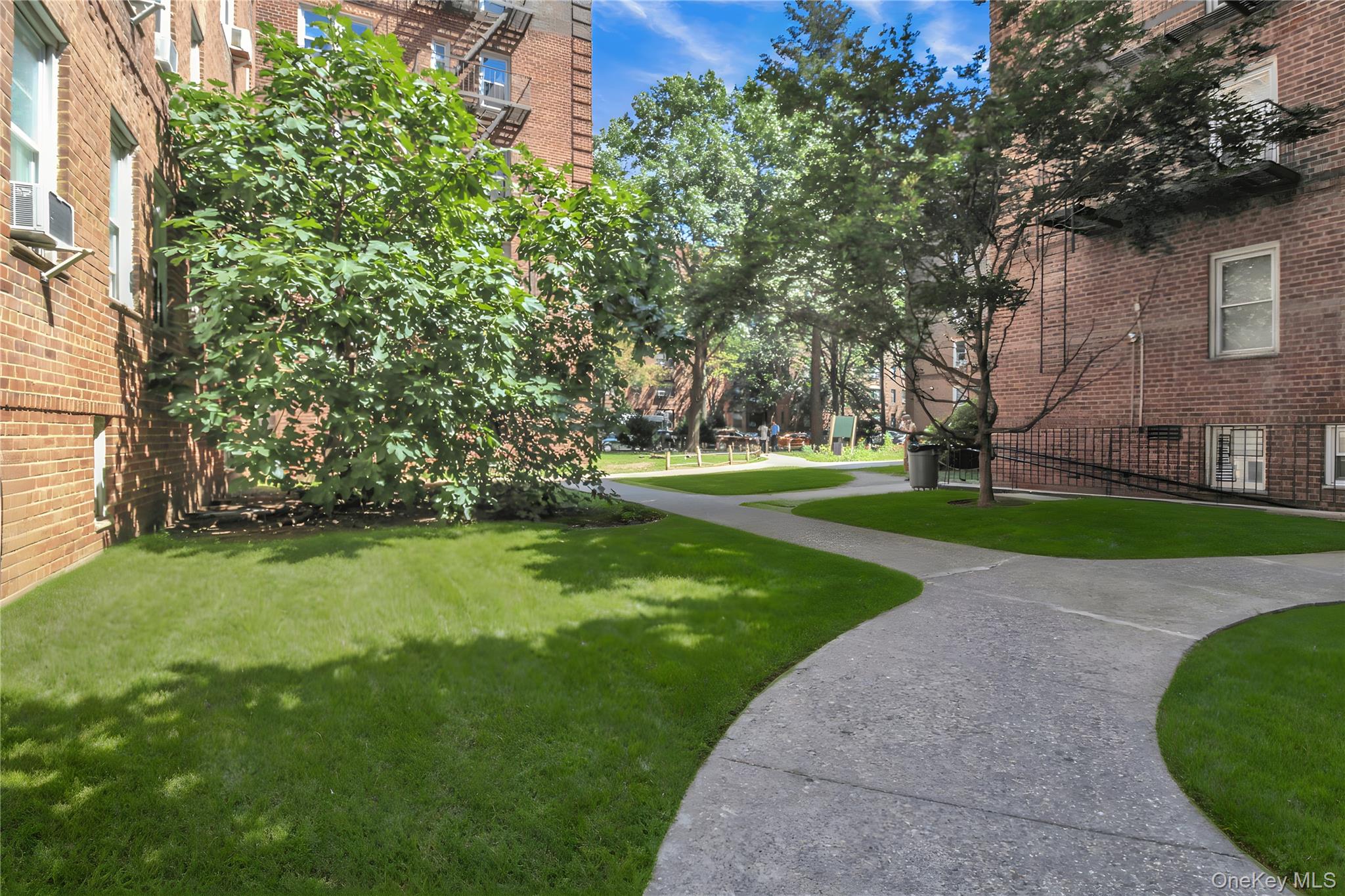 #20 photo, 3540 75th Street, クイーンズ区 Jackson Heights , NY 11372