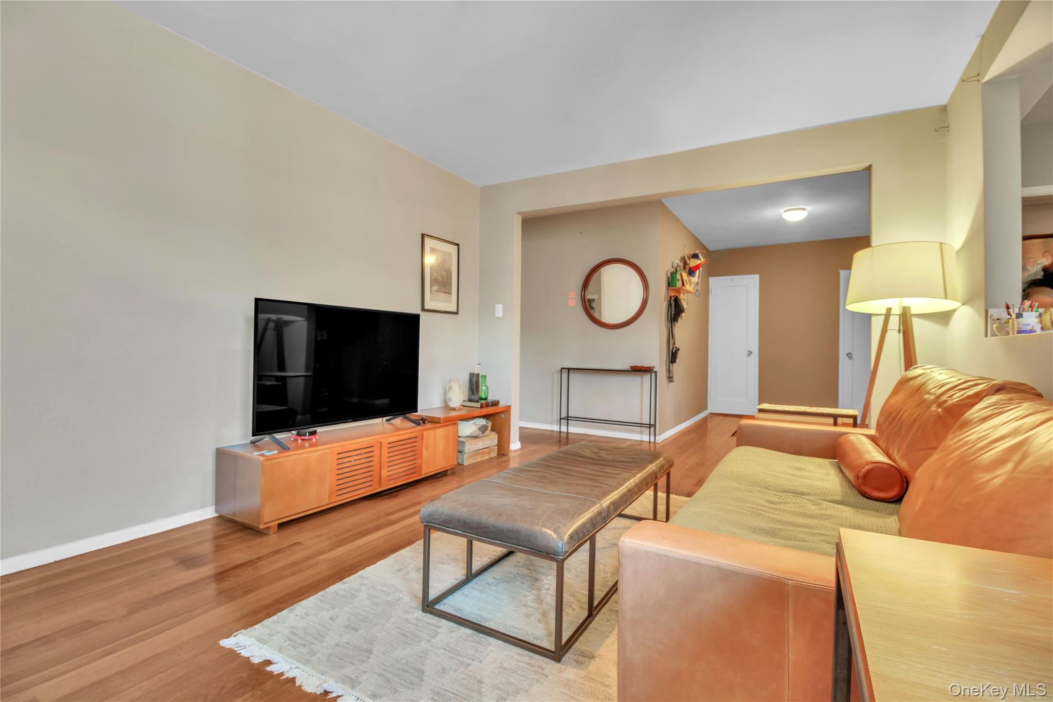 #3 photo, 3540 75th Street, クイーンズ区 Jackson Heights , NY 11372