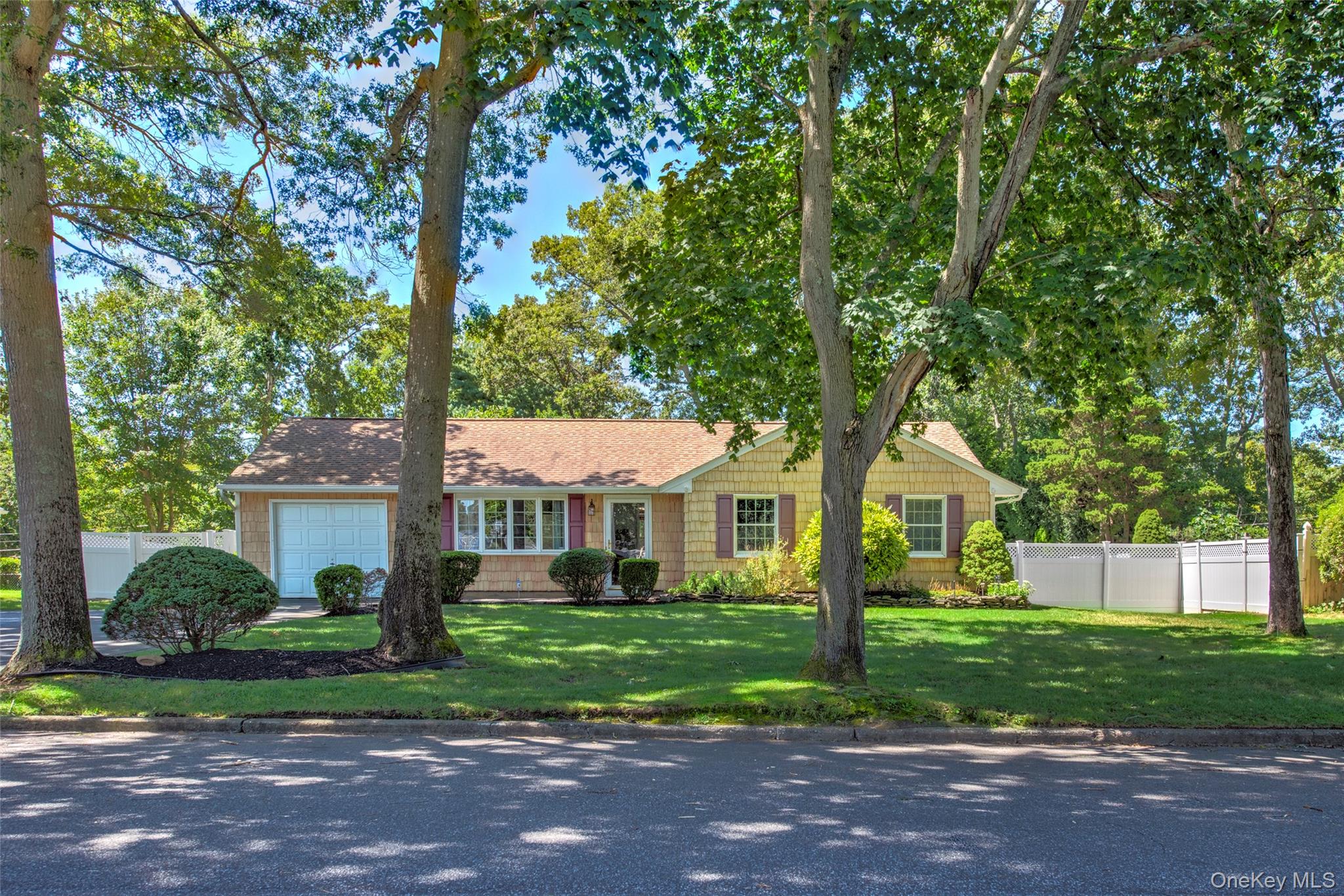 #1 photo, 20 Sandpiper Lane, 东长岛 科勒姆 Coram , NY 11727