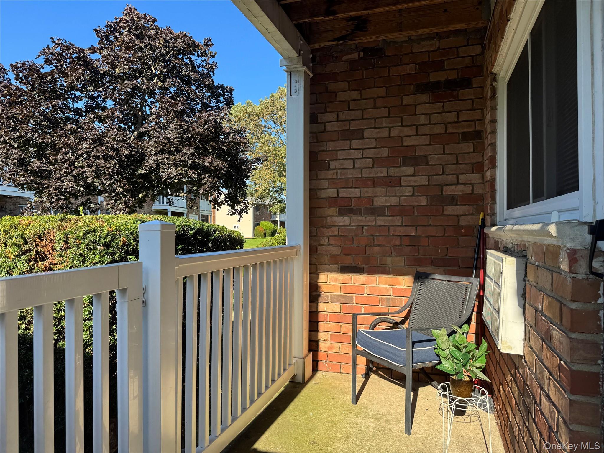 #4 photo, 57 Adams Road, サフォーク郡 Central Islip , NY 11722