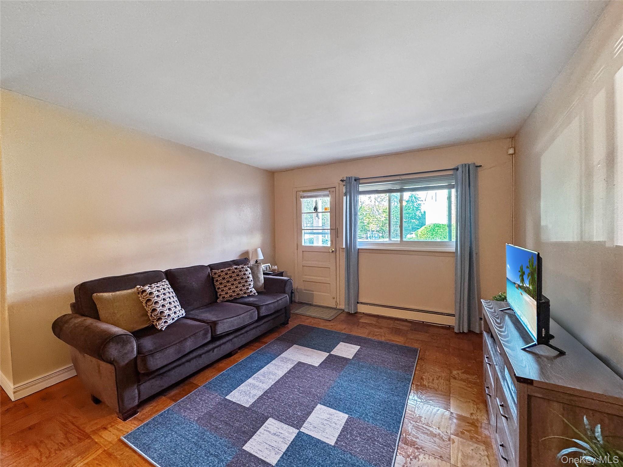 #6 photo, 57 Adams Road, サフォーク郡 Central Islip , NY 11722