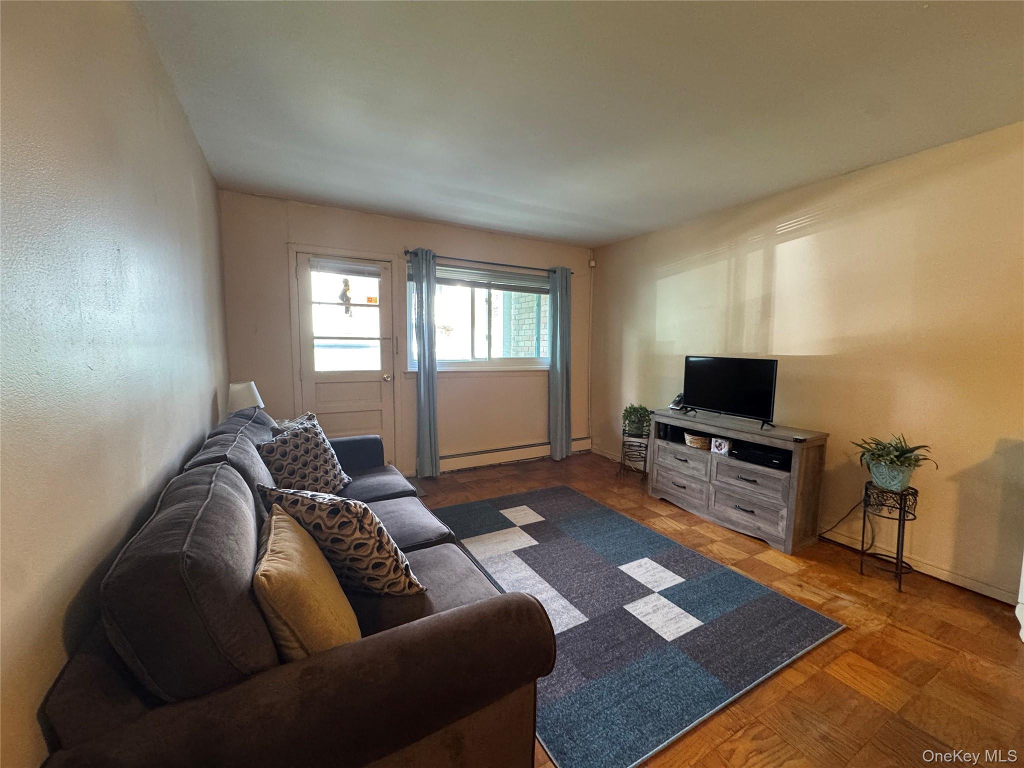 #7 photo, 57 Adams Road, サフォーク郡 Central Islip , NY 11722