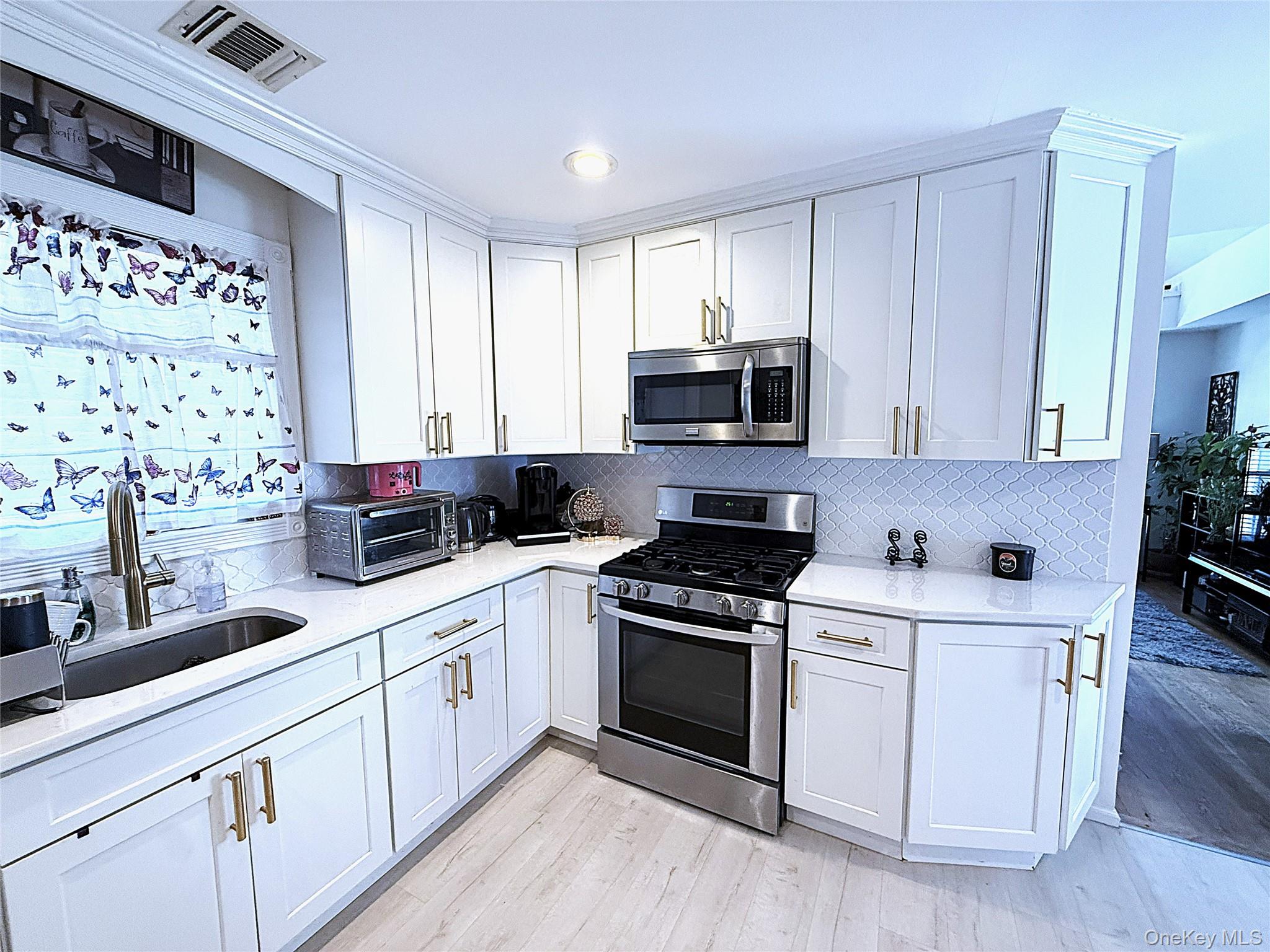 #12 photo, 3 Desoto Road, サフォーク郡 Amity Harbor , NY 11701