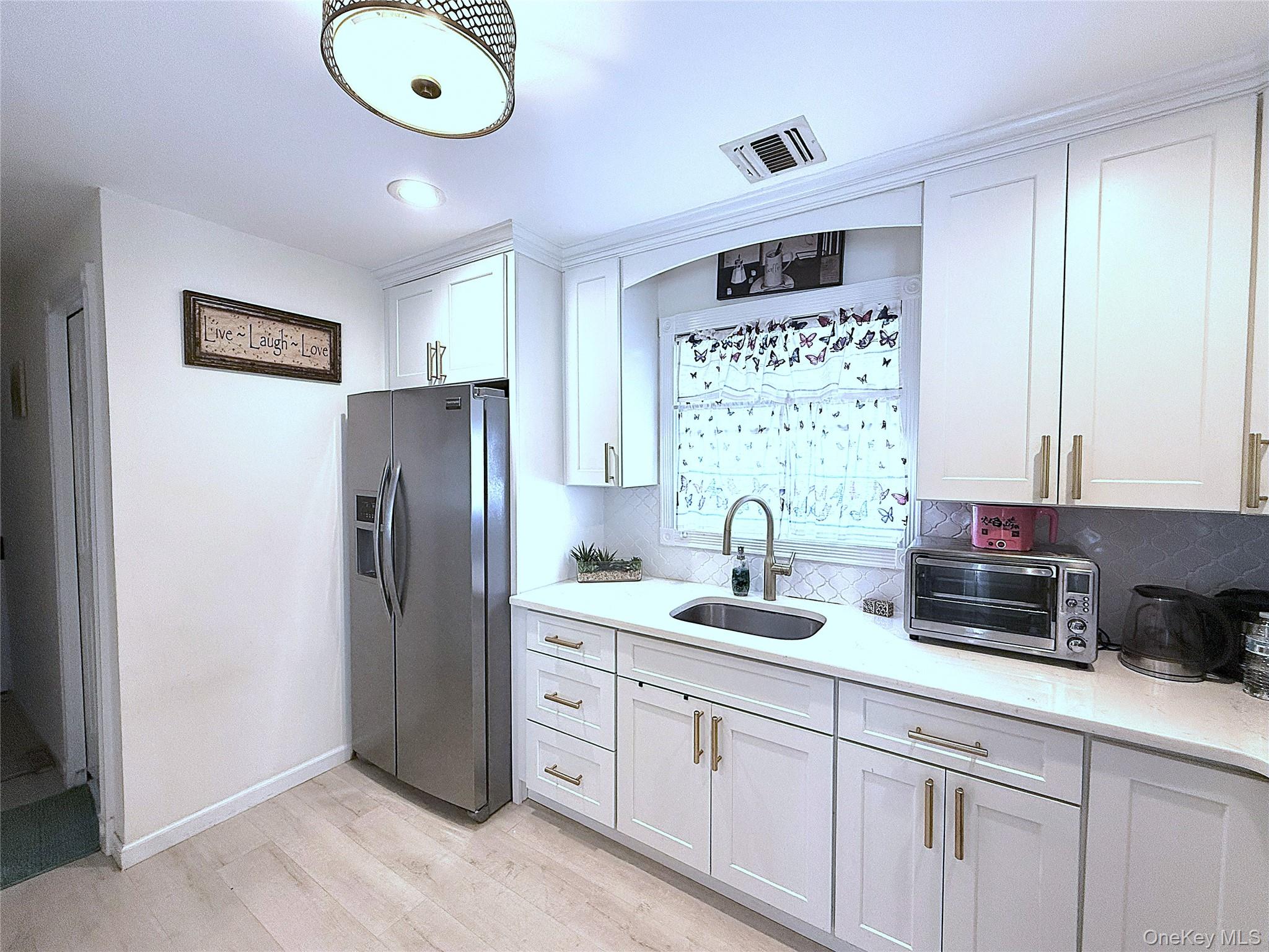 #13 photo, 3 Desoto Road, サフォーク郡 Amity Harbor , NY 11701