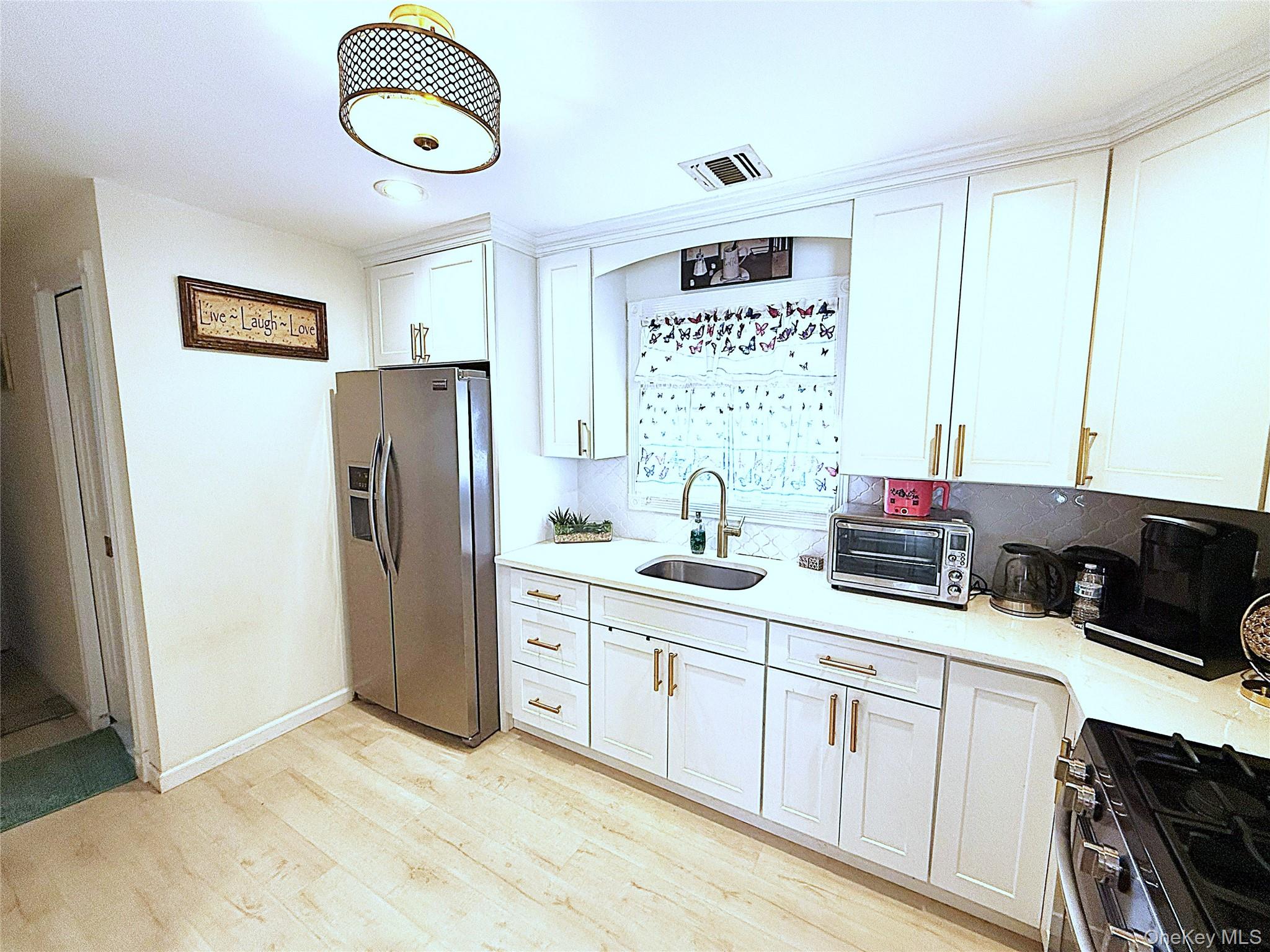 #14 photo, 3 Desoto Road, サフォーク郡 Amity Harbor , NY 11701