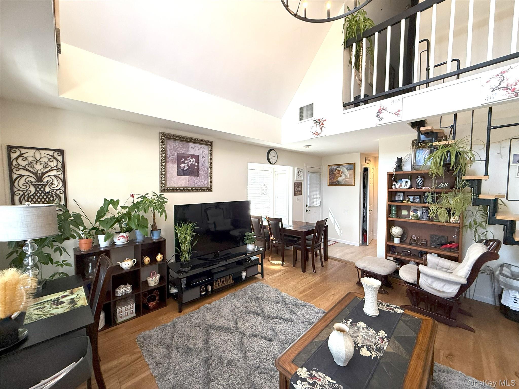 #3 photo, 3 Desoto Road, サフォーク郡 Amity Harbor , NY 11701