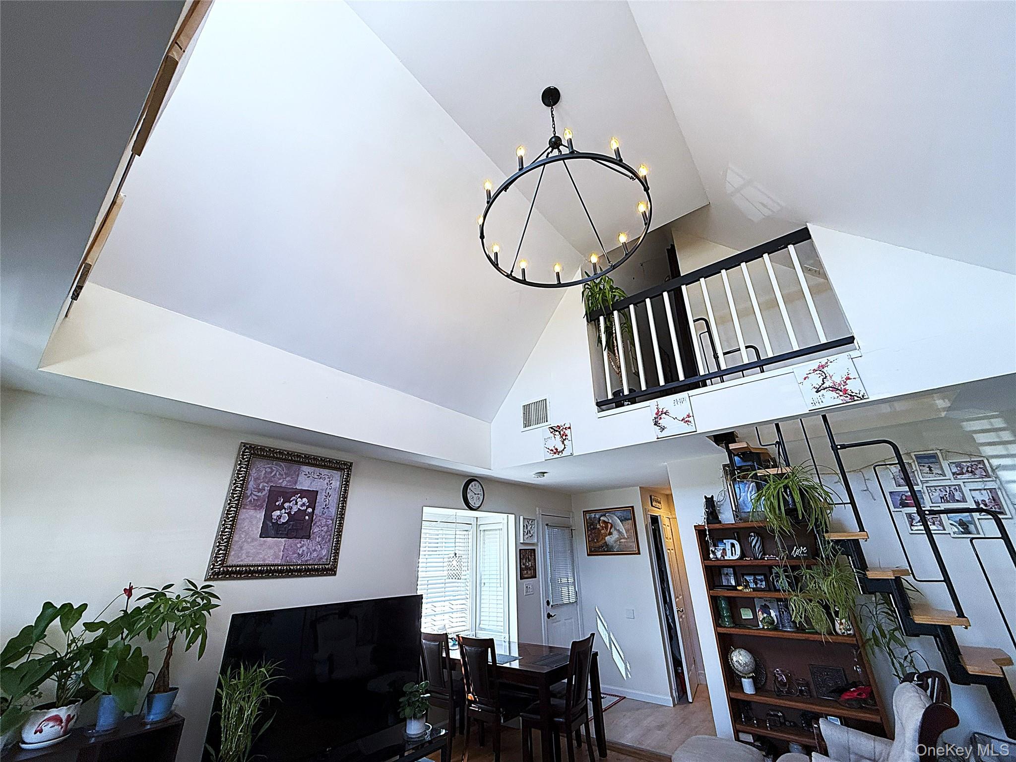 #4 photo, 3 Desoto Road, サフォーク郡 Amity Harbor , NY 11701