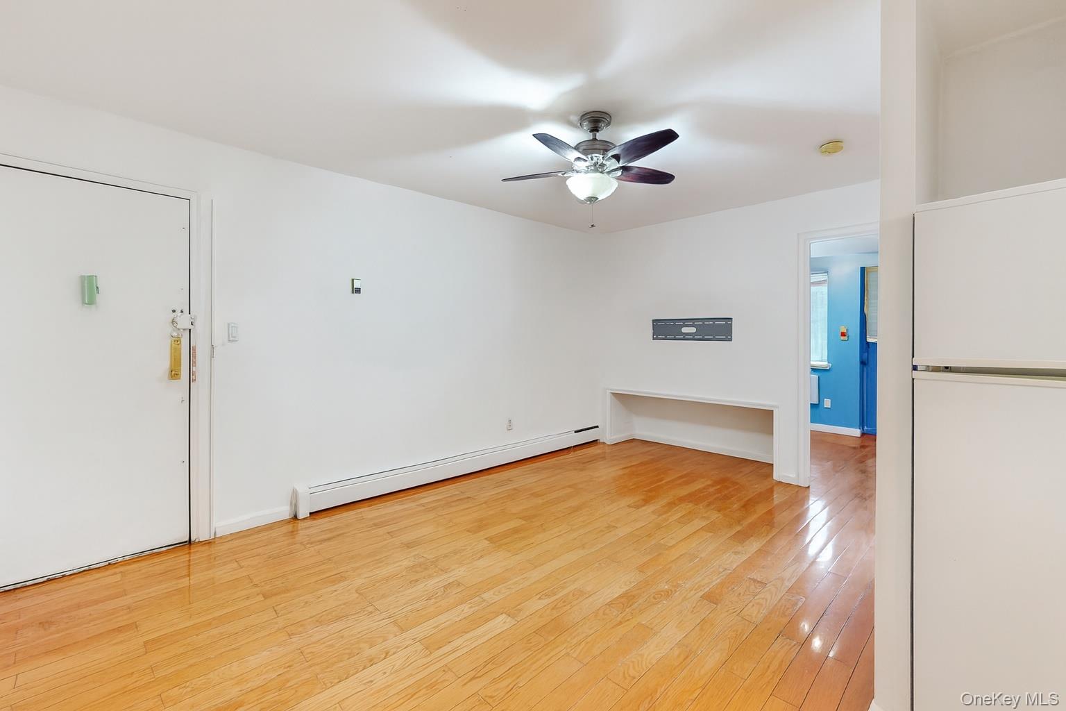 #3 photo, 3730 103rd Street, クイーンズ区 Flushing , NY 11368