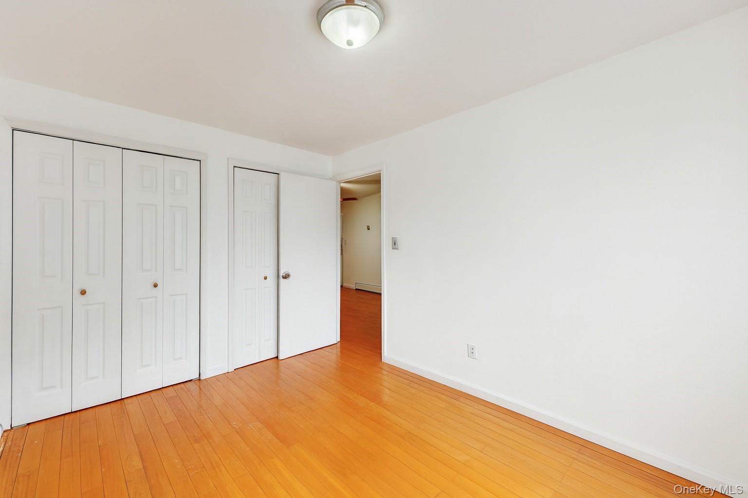 #4 photo, 3730 103rd Street, クイーンズ区 Flushing , NY 11368