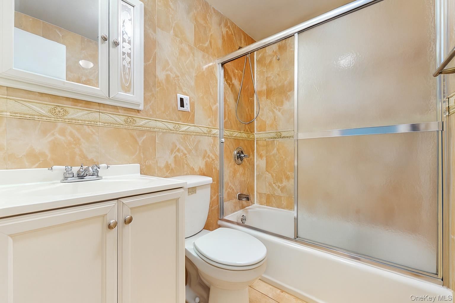 #6 photo, 3730 103rd Street, クイーンズ区 Flushing , NY 11368